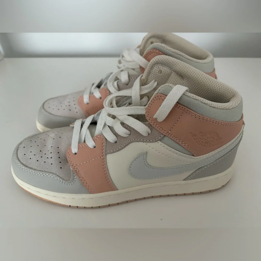 Nike Air Jordan, Youth 6.5/Woman’s Size 8, Used in Great Condition, NO Box - Picture 3 of 5